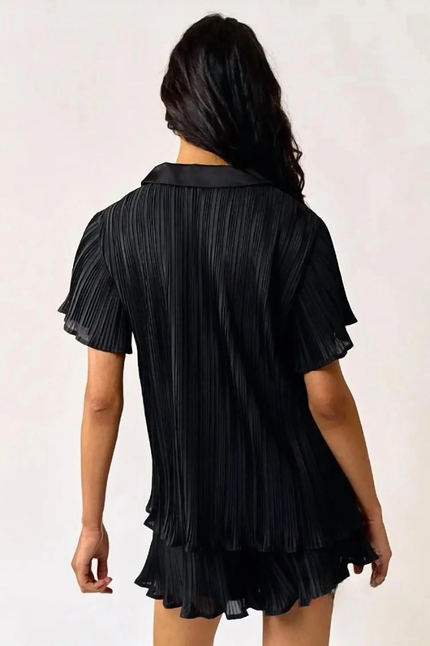 Brandy Plisierter Blusen-Oberteil & Shorts-Set in Schwarz