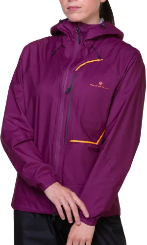 Bekleidung Ronhill Damen Ronhill Tech Fortify Wasserdichte Laufjacke für Damen - Lila