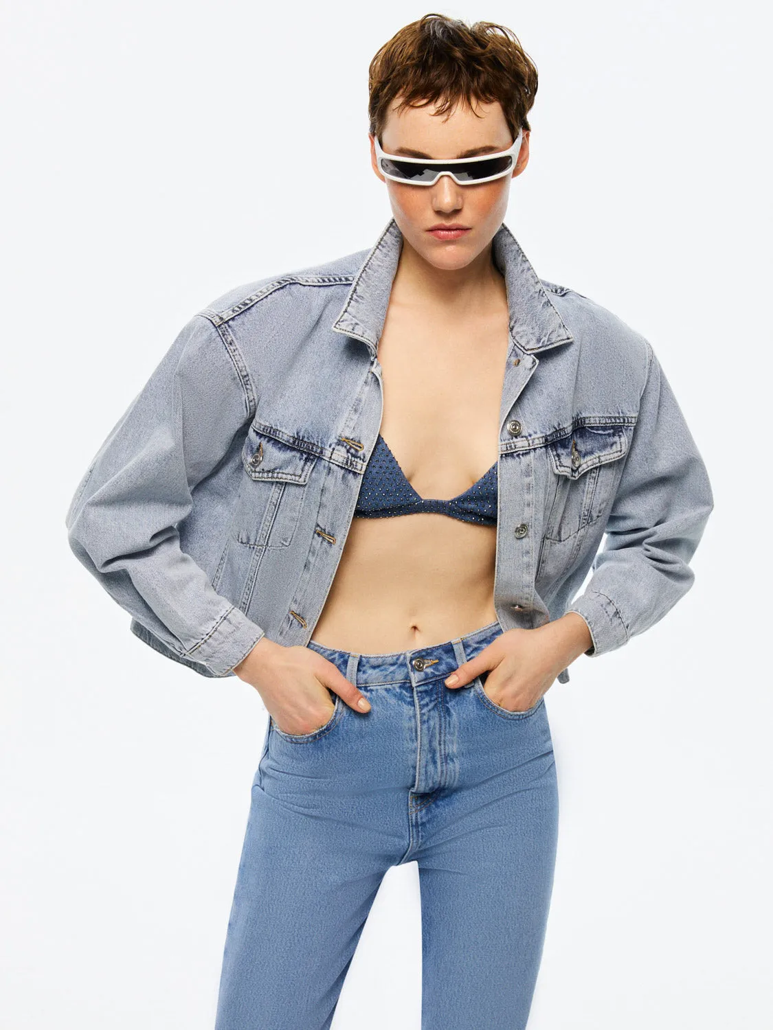 Gekürzte Denimjacke mit Schulterpolstern