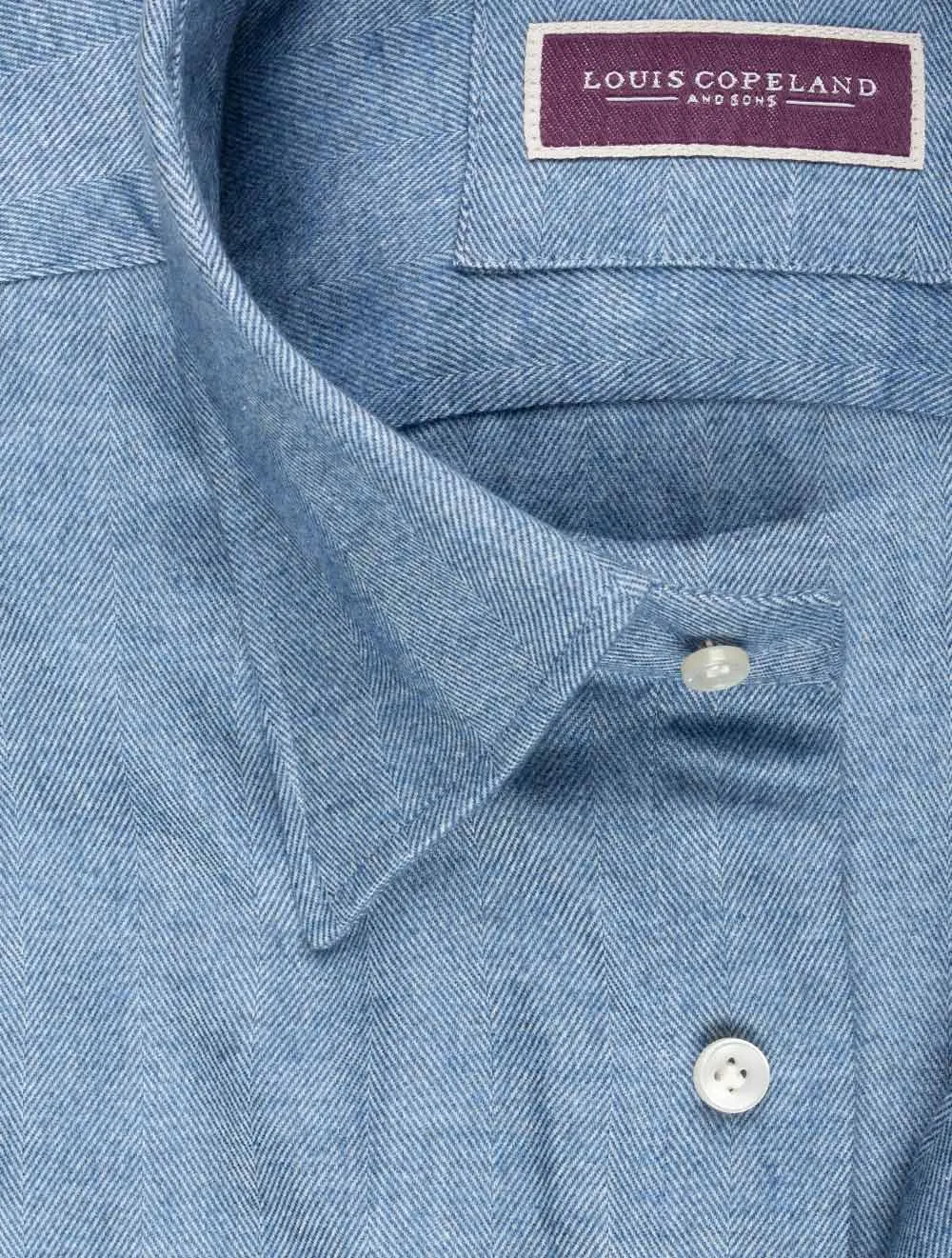 Blau-weißes Fischgrät-Hemd mit Knopfleiste