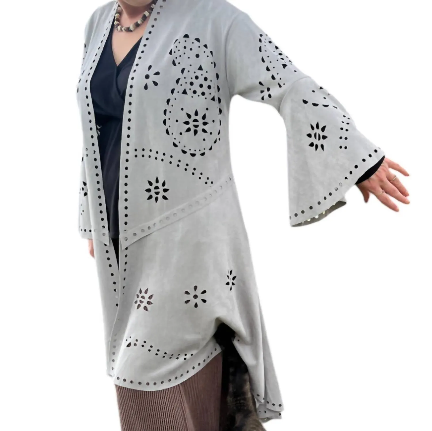 Laser-Cut-Langcardigan in Grau