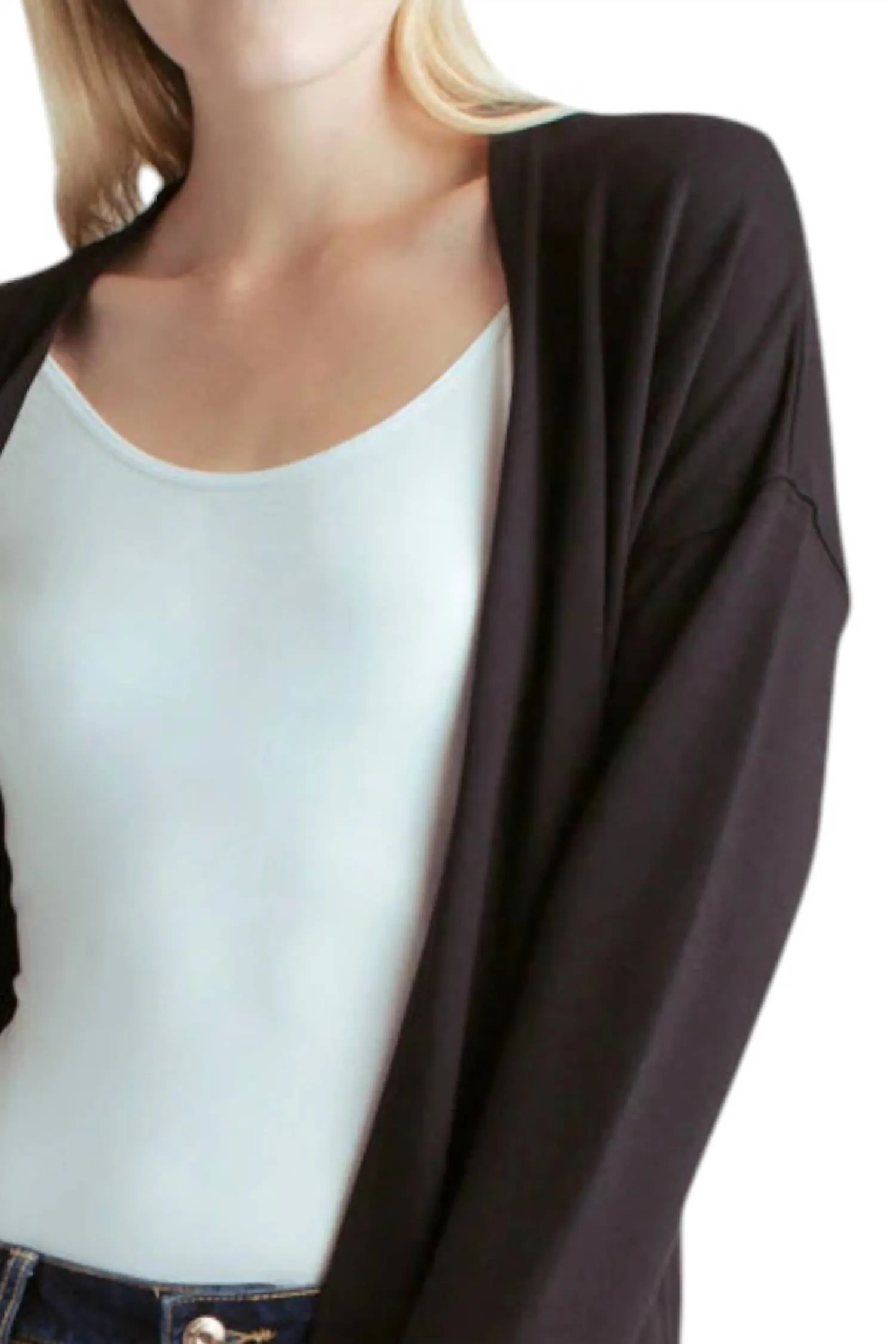 Langärmelige drapierte Fleece-Strickjacke mit Taschen in Schwarz