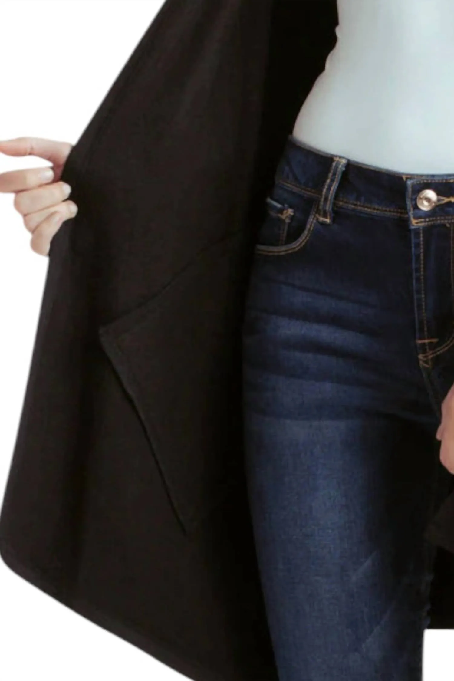 Langärmelige drapierte Fleece-Strickjacke mit Taschen in Schwarz