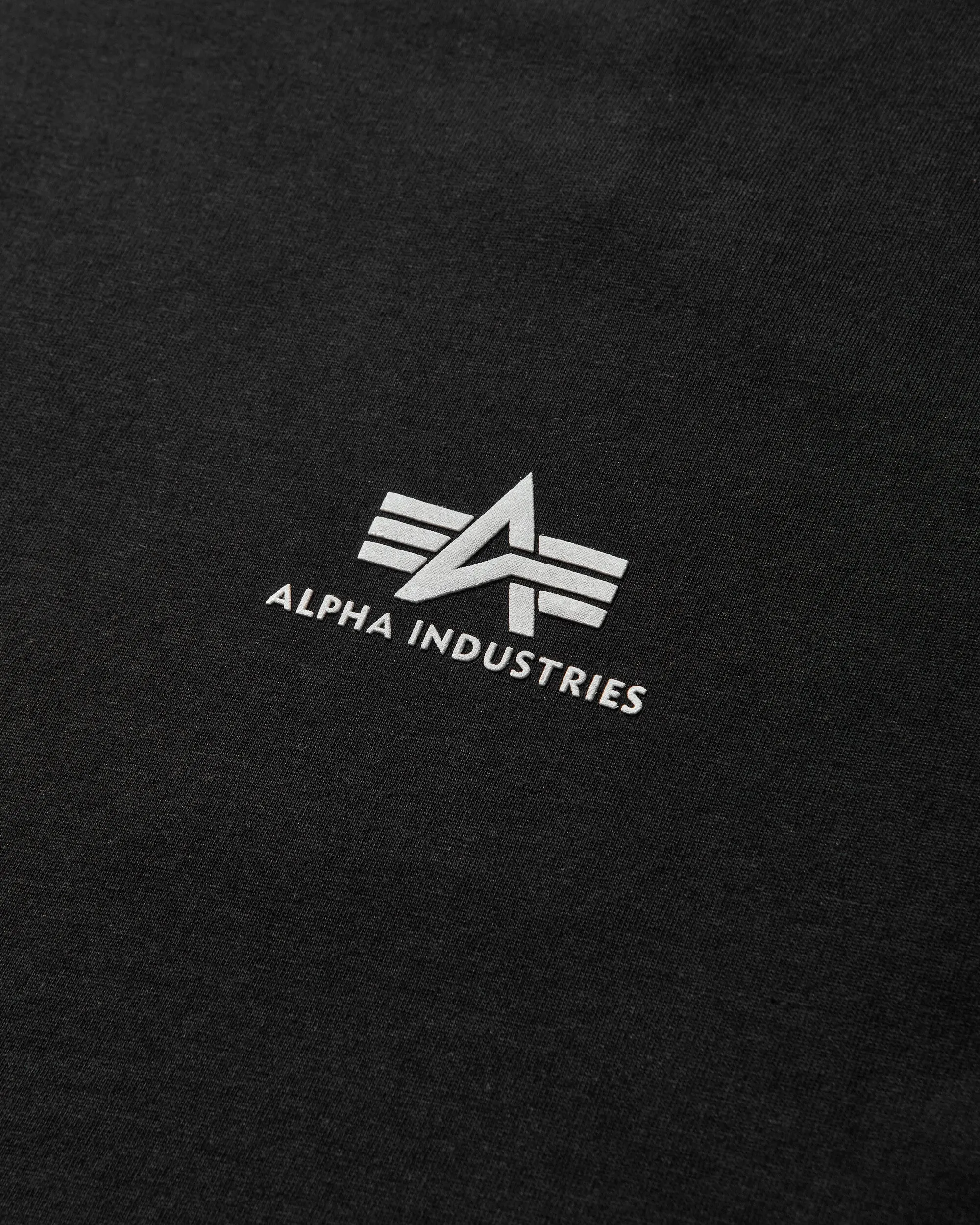 Herren Basic T-Shirt mit kleinem Logo in Schwarz