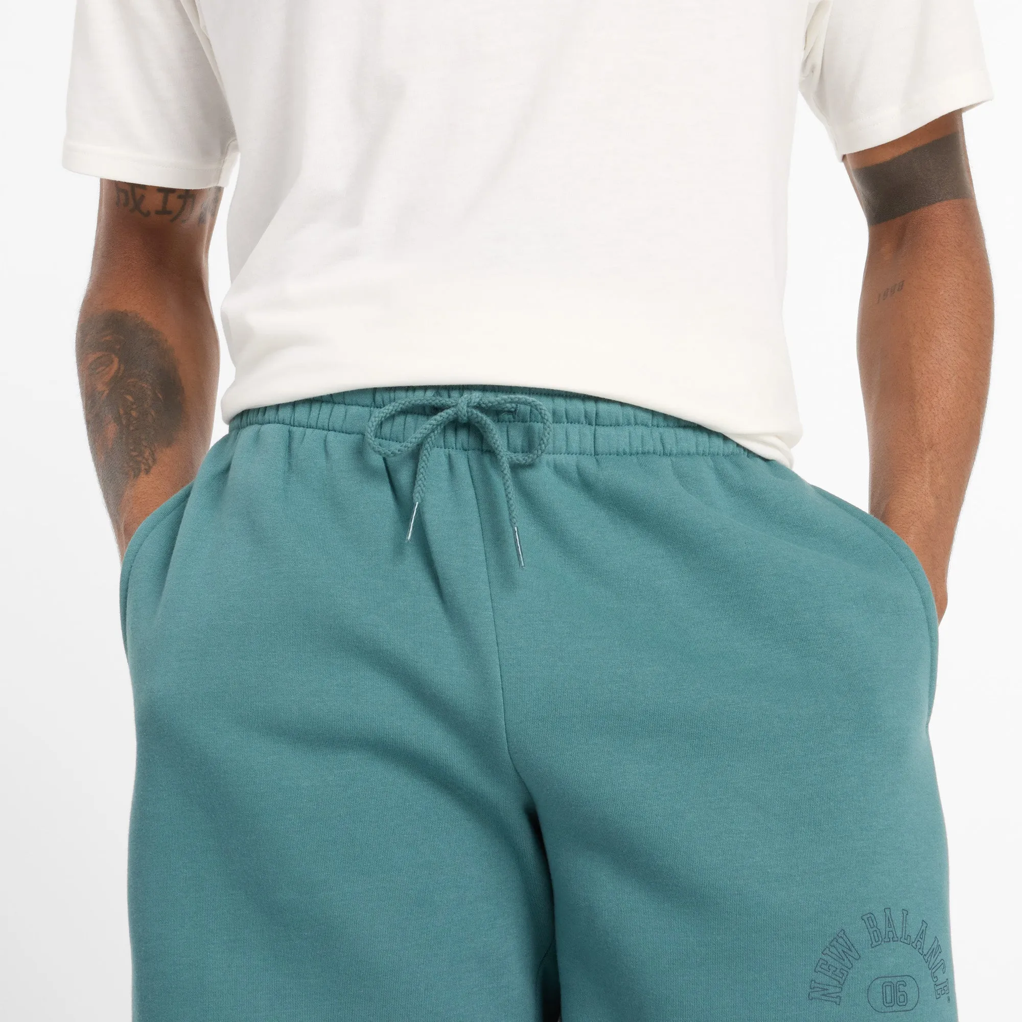 Herren Sport Essentials Fleece Grafik 7-Zoll Shorts