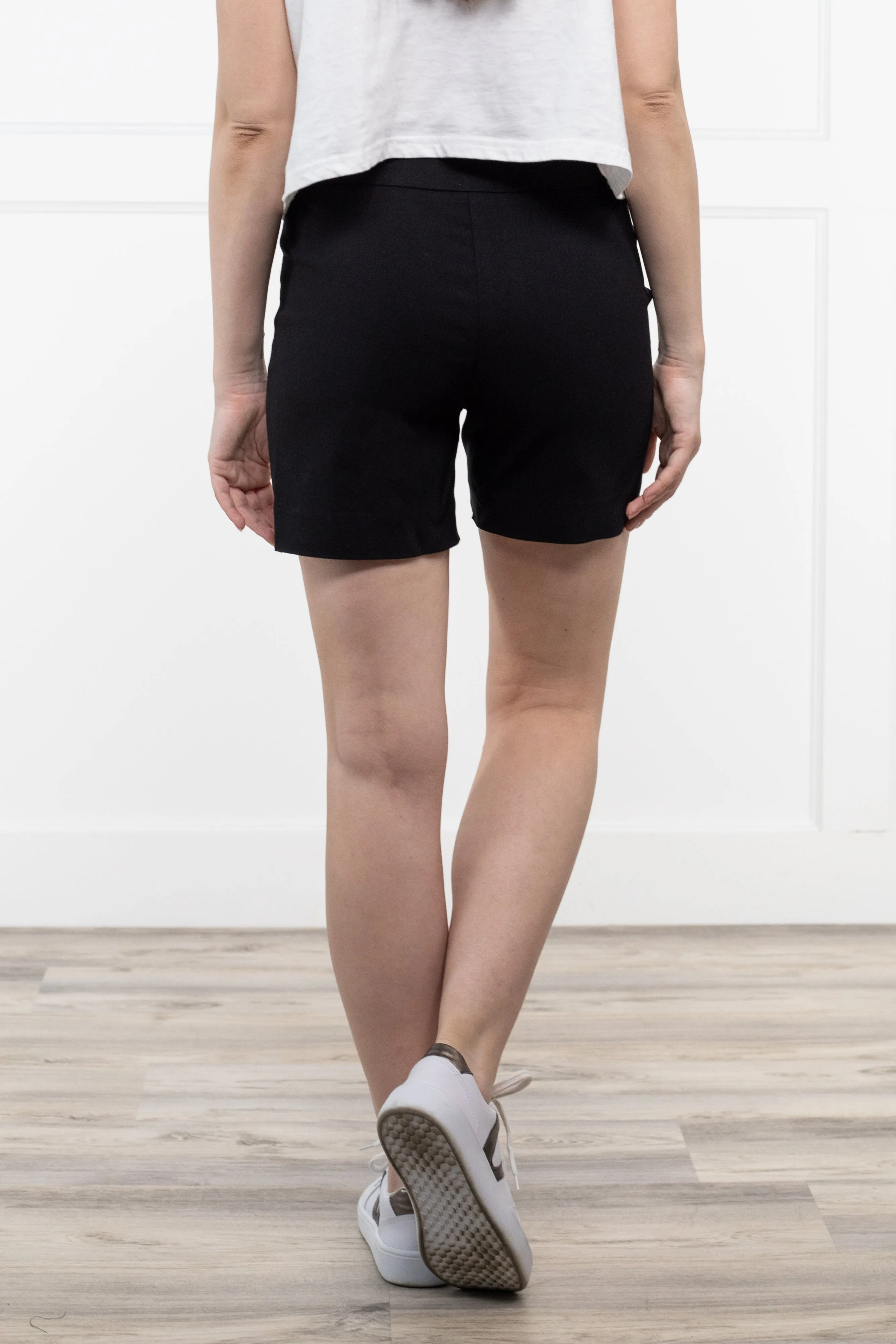 Millennium Damen-Shorts