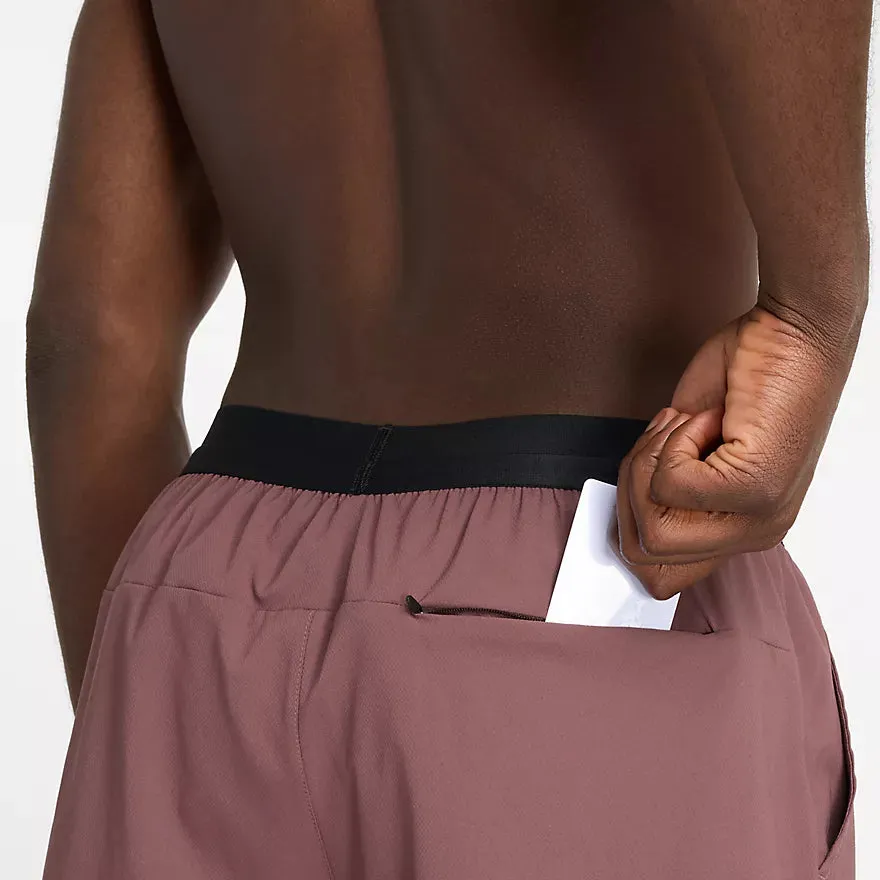 New Balance AC Lined Short 5 - Lakritz - HERREN (MS41290) New Balance