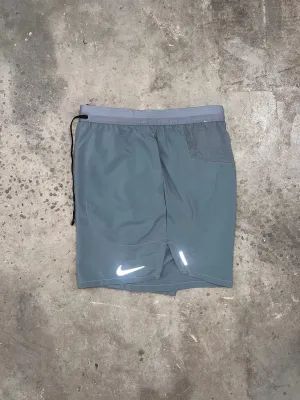 Nike Flex Stride Shorts - Grau
