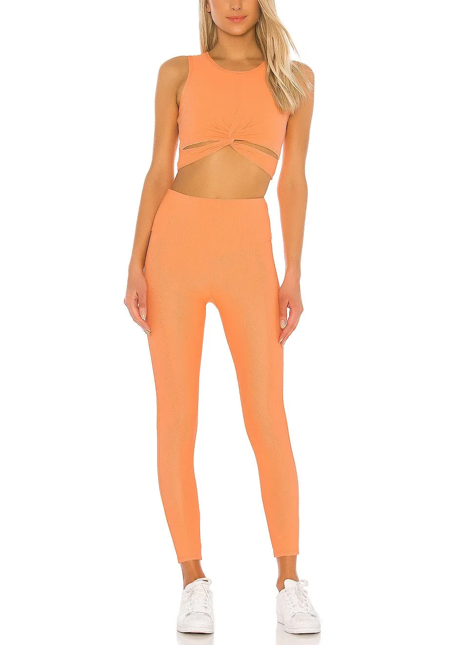 Onzie Front Twist Cropped Top 3726 Marine und Cantaloupe