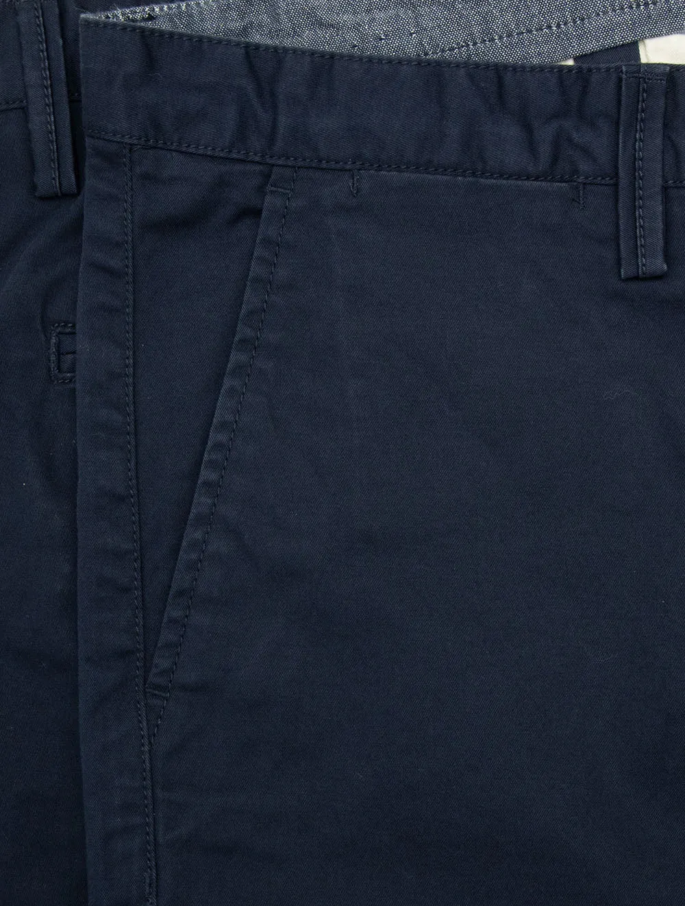 Marinefarbene Twill-Shorts in lockerer Passform