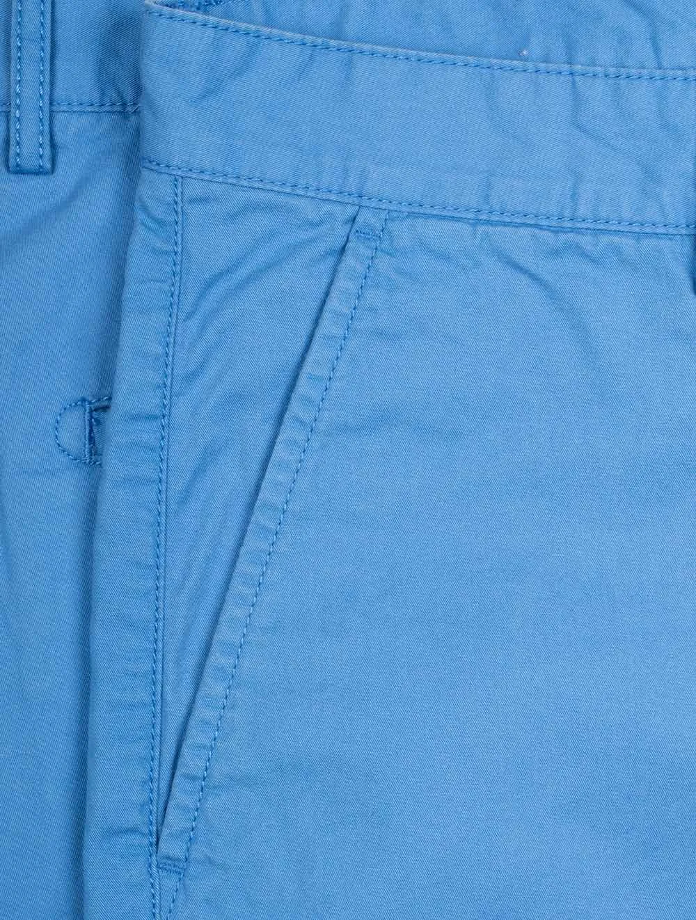 Entspannter Kurzhochtag Blau