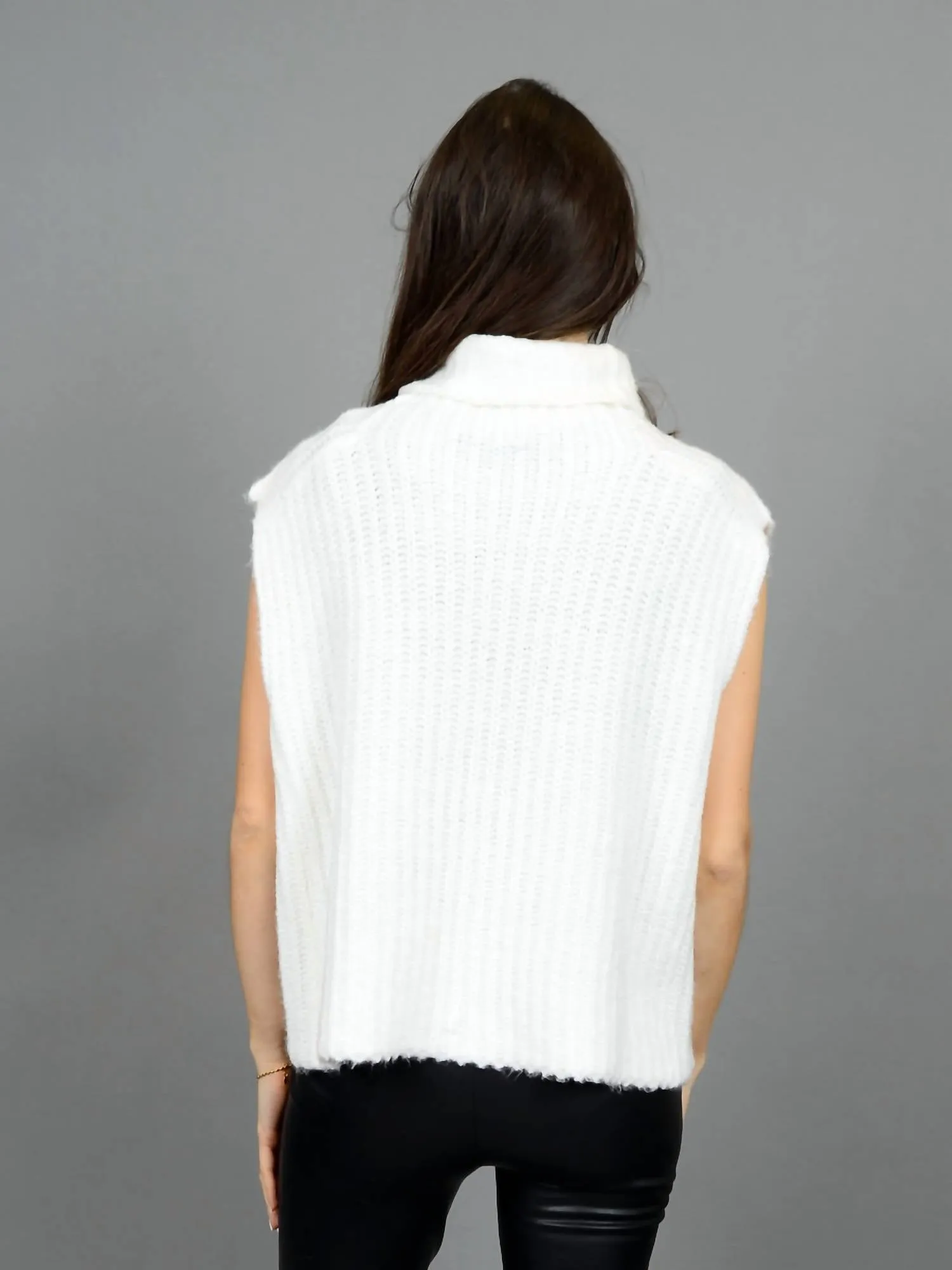Salima Ärmelloser Rollkragenpullover in Winterweiß