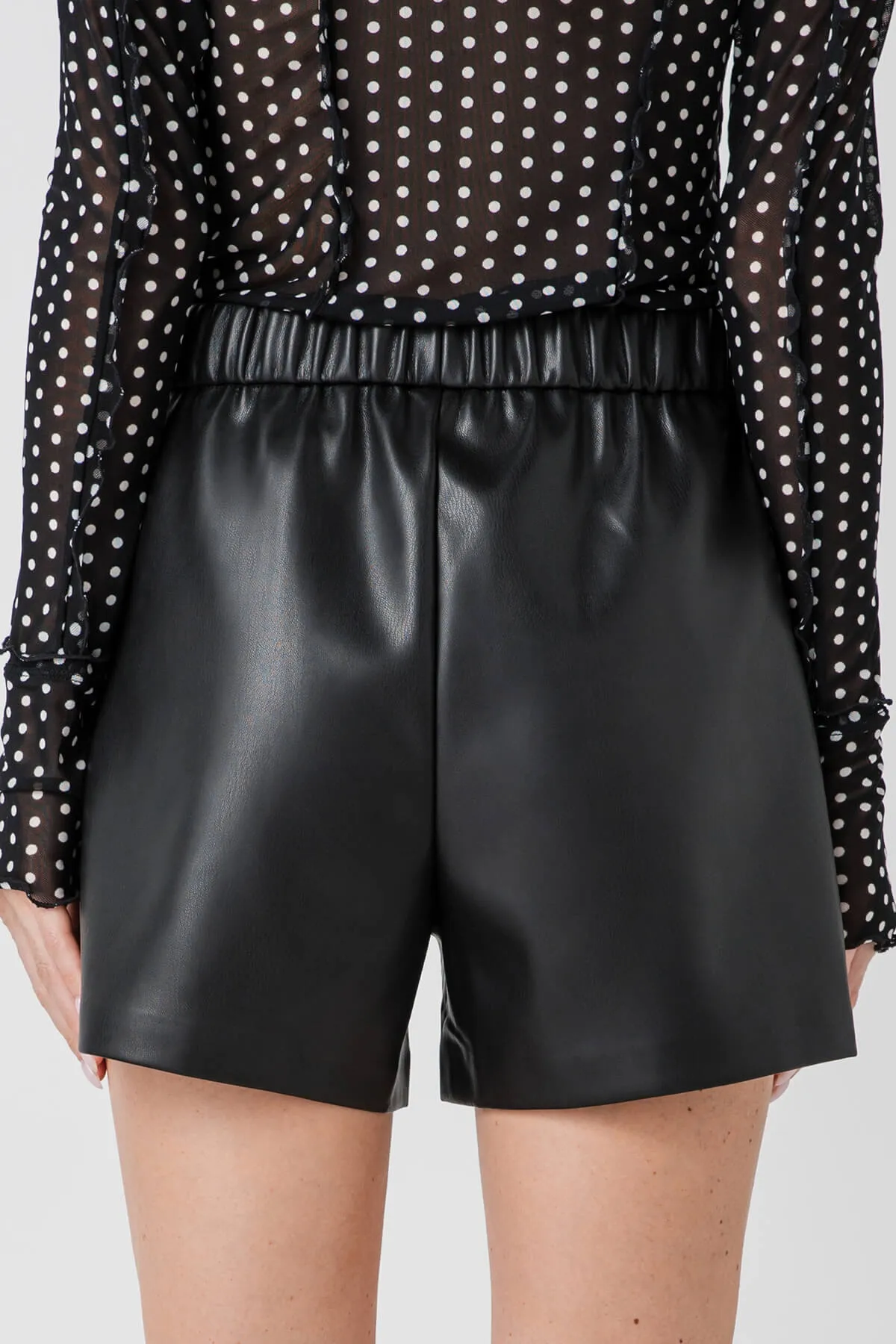 Z Supply Tia Kunstleder-Shorts